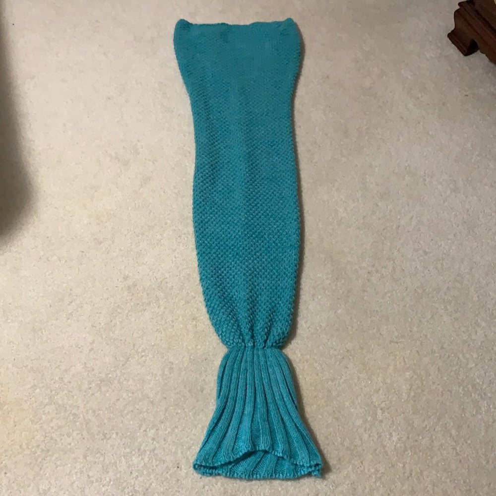 🌷3 for $25🌷Safdie & Co, US OS, Turquoise Crochet Mermaid Tail Blanket